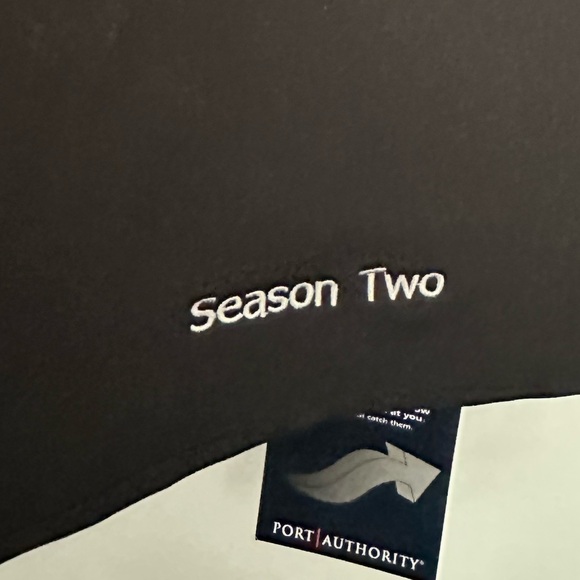 RAISING HOPE SEASON 2 CREW JACKET!!size XL PLUS HAND SIGNED XMAS CD - Picture 5 of 8